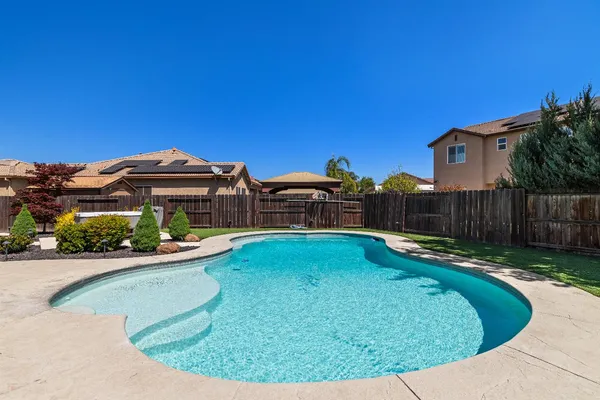 $1,100,000 | 1144 Clearwater Creek Boulevard, Manteca, CA 95336