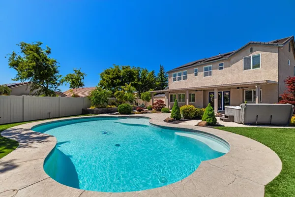 $1,100,000 | 1144 Clearwater Creek Boulevard, Manteca, CA 95336