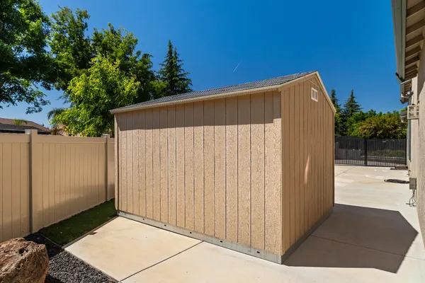 $1,100,000 | 1144 Clearwater Creek Boulevard, Manteca, CA 95336