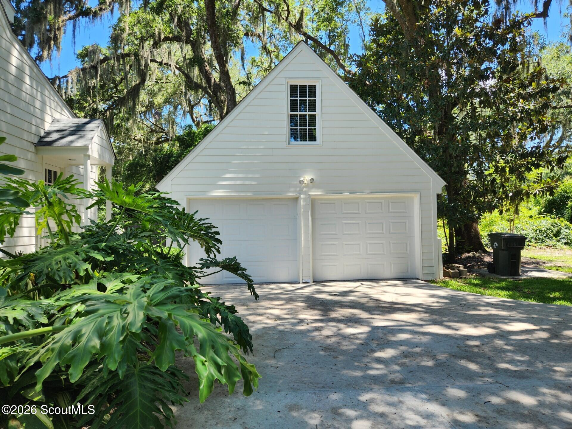 110 Jacobs Road St. Simons Island, GA 31522 - Photo 24 of 27 Garage