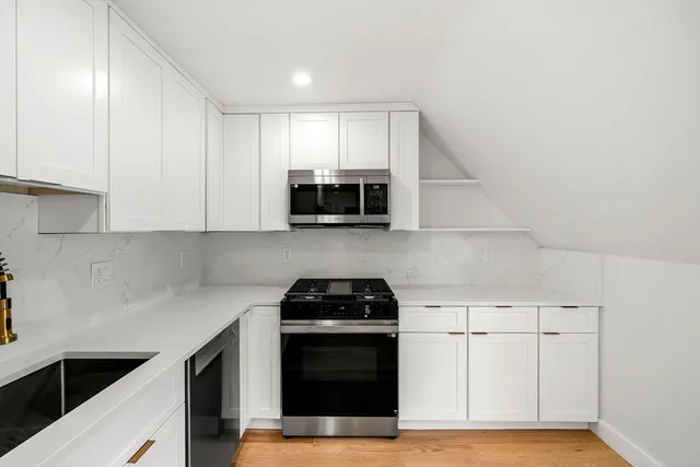 $389,999 | 12 Sewall Avenue, Unit 3, Winthrop, MA 02152