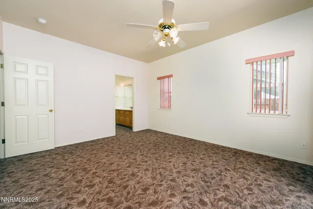 a view of empty room with window