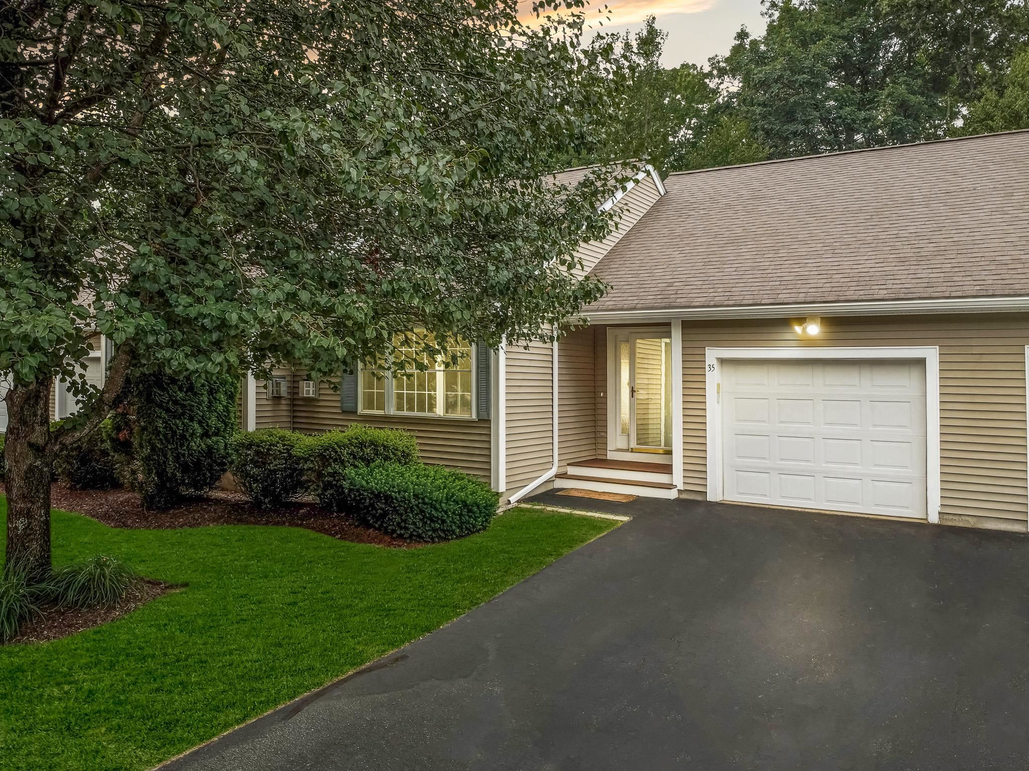 35 Forrest Street, Unit 35 Hampstead, NH 03826 - Photo 1 of 27
