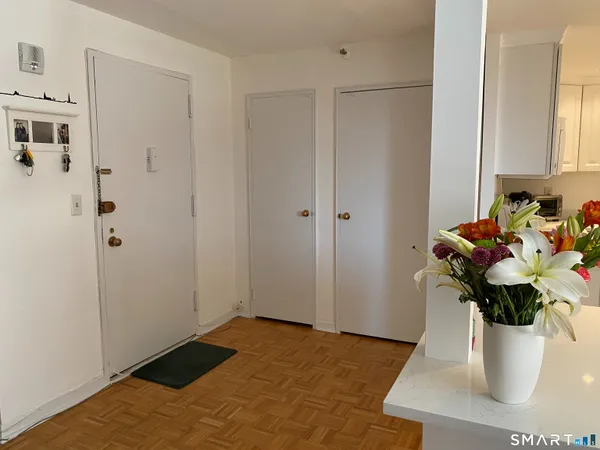 $4,000 | 143 Hoyt Street, Unit 4K, Stamford, CT 06905