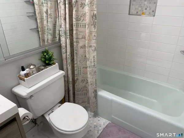 $4,000 | 143 Hoyt Street, Unit 4K, Stamford, CT 06905