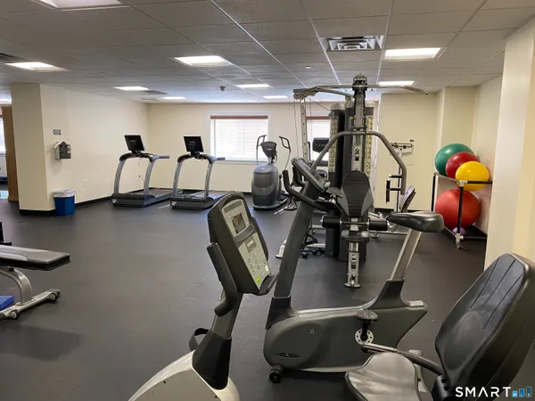 $4,000 | 143 Hoyt Street, Unit 4K, Stamford, CT 06905