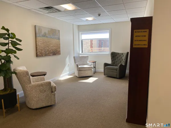 $4,000 | 143 Hoyt Street, Unit 4K, Stamford, CT 06905