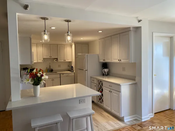 $3,800 | 143 Hoyt Street, Unit 4K, Stamford, CT 06905