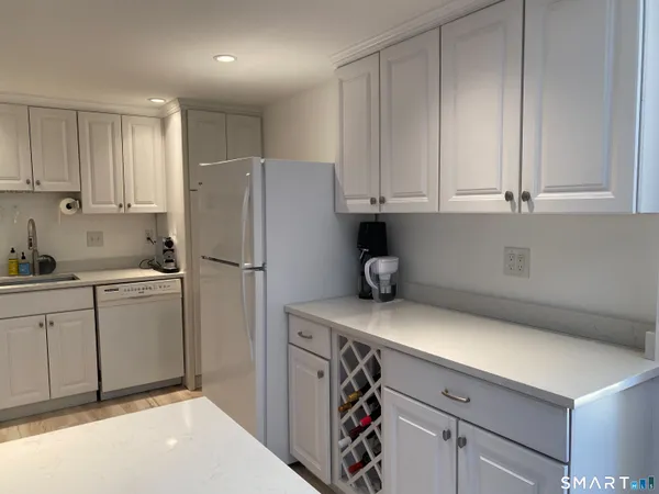$3,800 | 143 Hoyt Street, Unit 4K, Stamford, CT 06905
