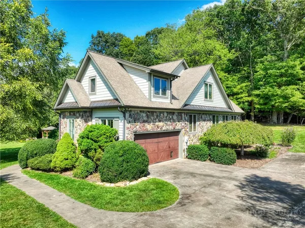 $845,000 | 330 Crain Branch Lane, Jefferson, NC 28640