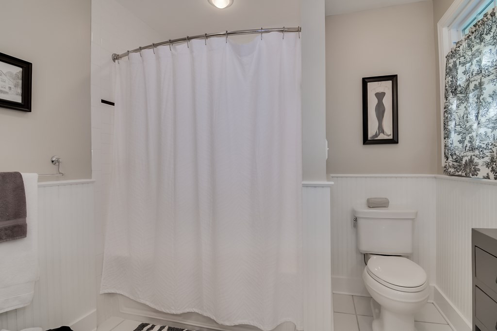 2214 Glendale Road Augusta, GA 30904 - Photo 17 of 32 Owner Bathroom