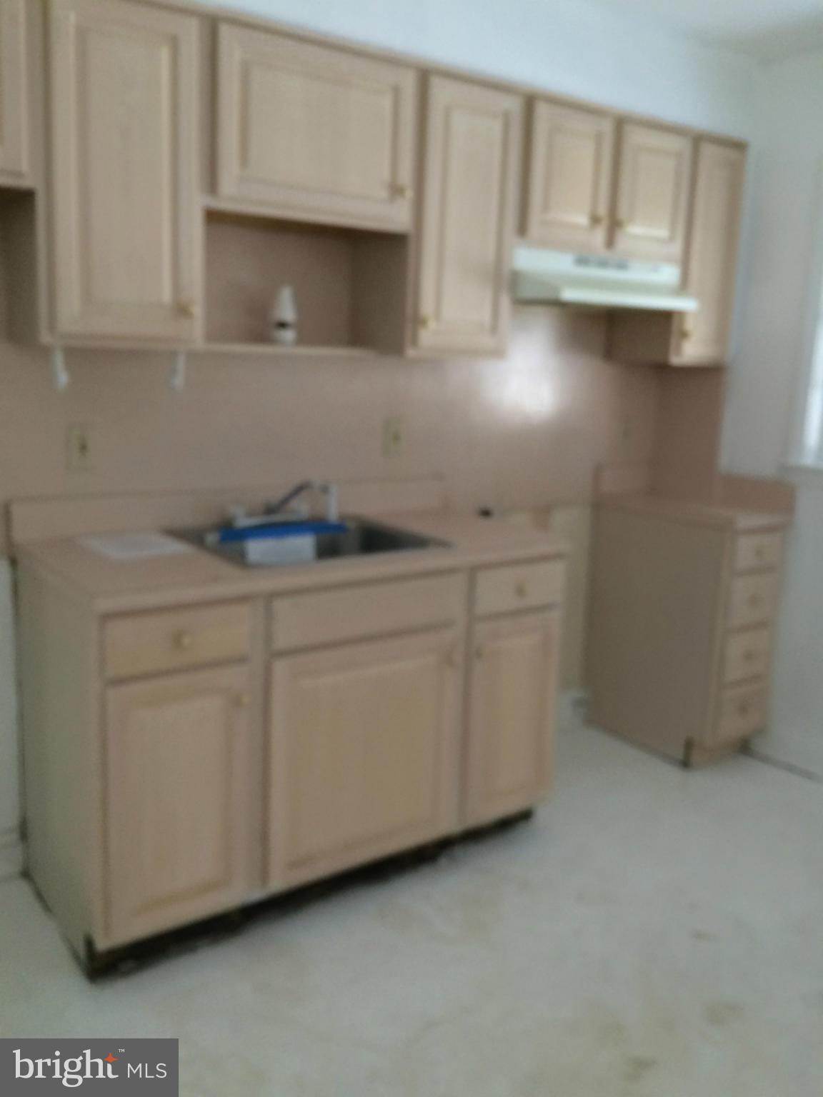 6004 Glennor Road Baltimore, MD 21239 - Photo 4 of 13 Kitchen