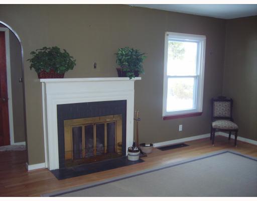 4230 Morefield Road Hermitage, PA 16148 - Photo 2 of 6 Living Room.