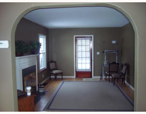 4230 Morefield Road Hermitage, PA 16148 - Photo 3 of 6 Living Room.