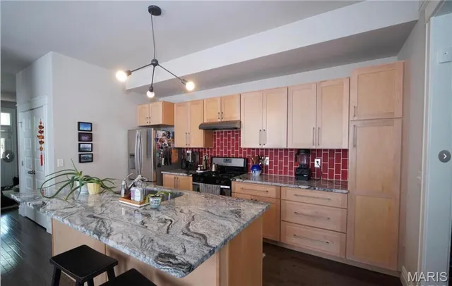 $2,750 | 4227 McRee Avenue, St. Louis, MO 63110