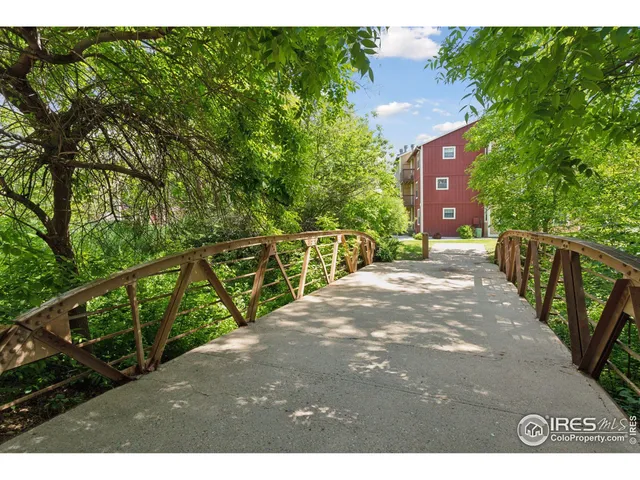 a view of an outdoor space with a street view