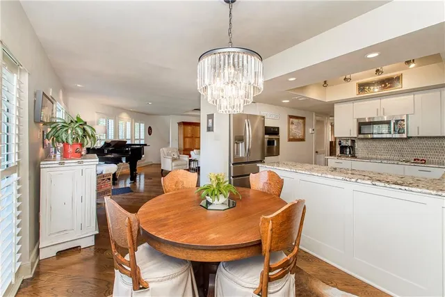 $600,000 | 100 Tchefuncte Oaks Drive, Unit 100, Mandeville, LA 70471