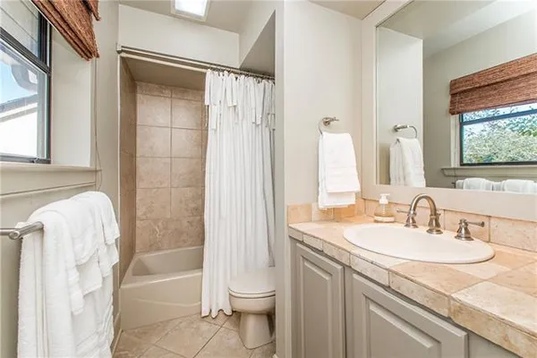 $600,000 | 100 Tchefuncte Oaks Drive, Unit 100, Mandeville, LA 70471