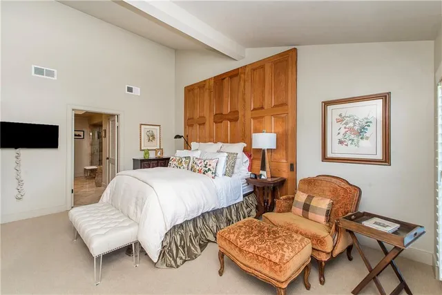 $600,000 | 100 Tchefuncte Oaks Drive, Unit 100, Mandeville, LA 70471