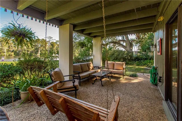 $600,000 | 100 Tchefuncte Oaks Drive, Unit 100, Mandeville, LA 70471