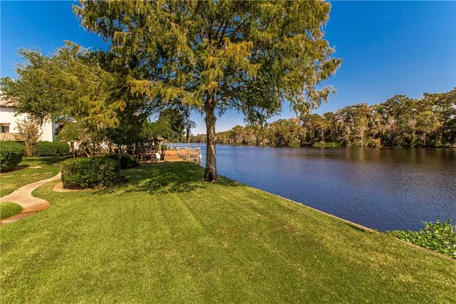 $600,000 | 100 Tchefuncte Oaks Drive, Unit 100, Mandeville, LA 70471