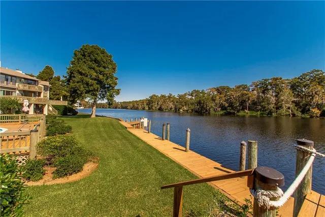 $600,000 | 100 Tchefuncte Oaks Drive, Unit 100, Mandeville, LA 70471