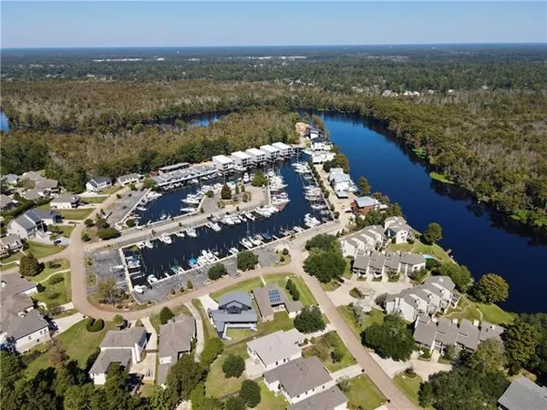 $600,000 | 100 Tchefuncte Oaks Drive, Unit 100, Mandeville, LA 70471