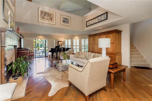 $600,000 | 100 Tchefuncte Oaks Drive, Unit 100, Mandeville, LA 70471