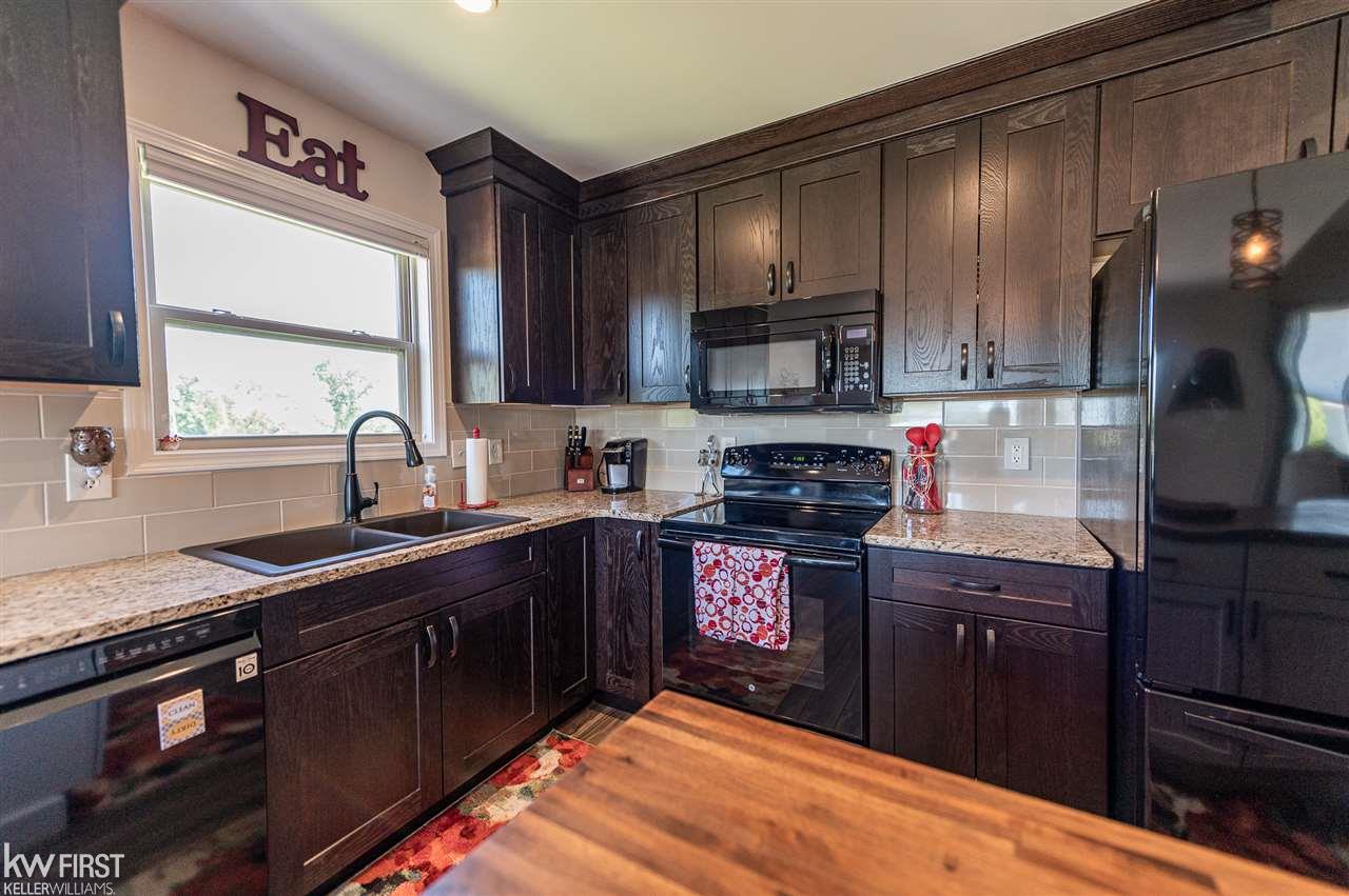 2074 South Washburn Road Davison, MI 48423 - Photo 18 of 61 50021377-17.JPG