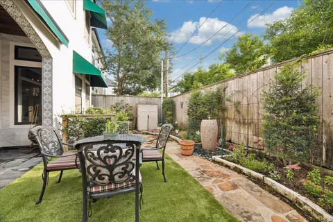 $899,000 | 1525 Early Lane, Houston, TX 77055