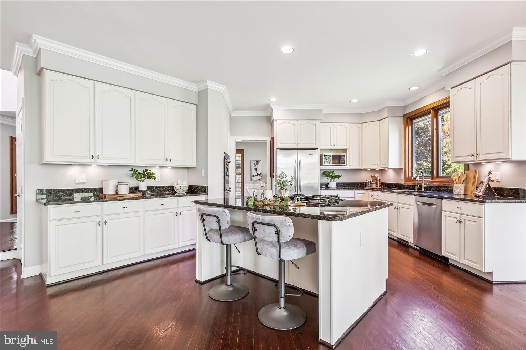 1162 Meadowlook Court Reston, VA 20194 - Photo 16 of 86 Upgraded Gourmet Kitchen