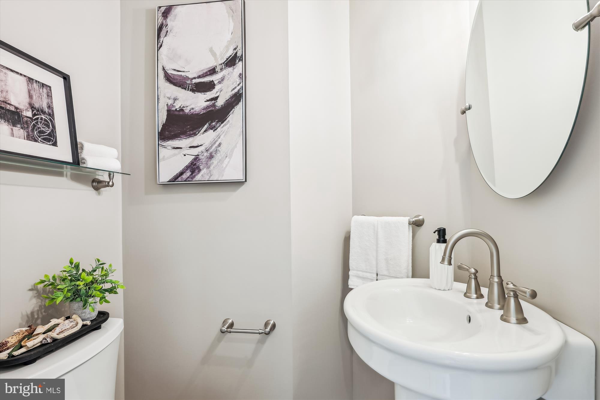 1162 Meadowlook Court Reston, VA 20194 - Photo 30 of 86 Main Level Powder Room