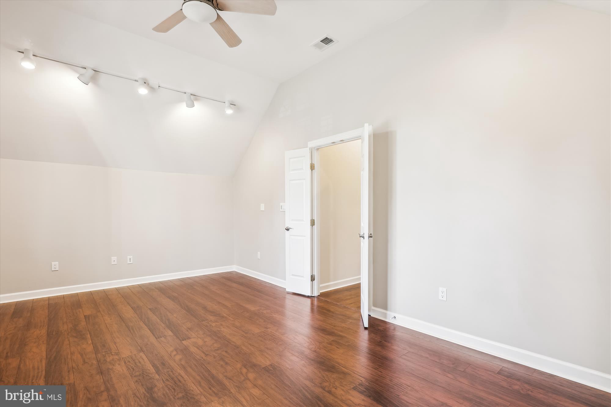 1162 Meadowlook Court Reston, VA 20194 - Photo 49 of 86 Private Bonus Room (Office, Den, Craft Room, etc.)