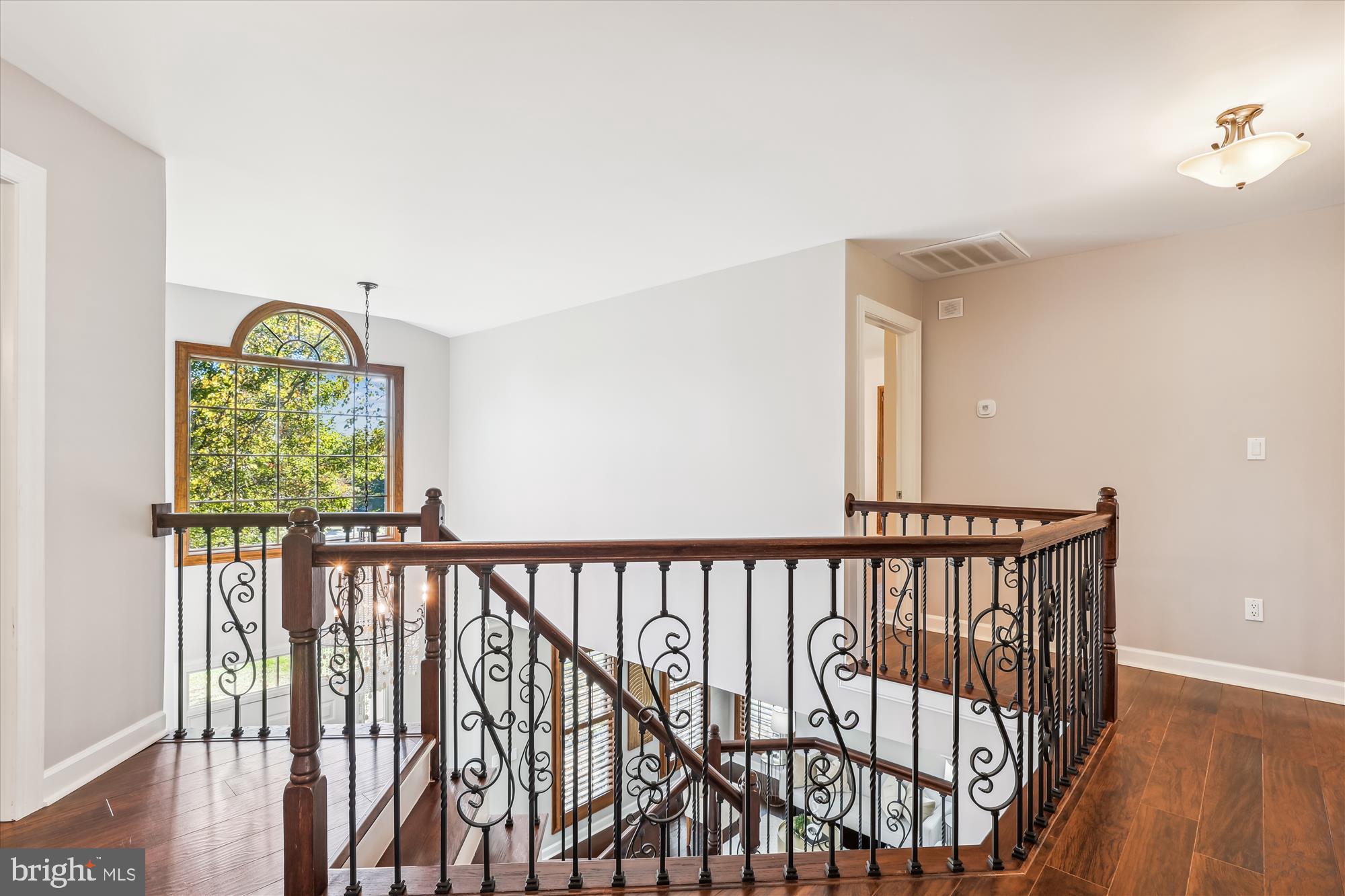 1162 Meadowlook Court Reston, VA 20194 - Photo 50 of 86 Upper Level Hallway with Foyer Overlook