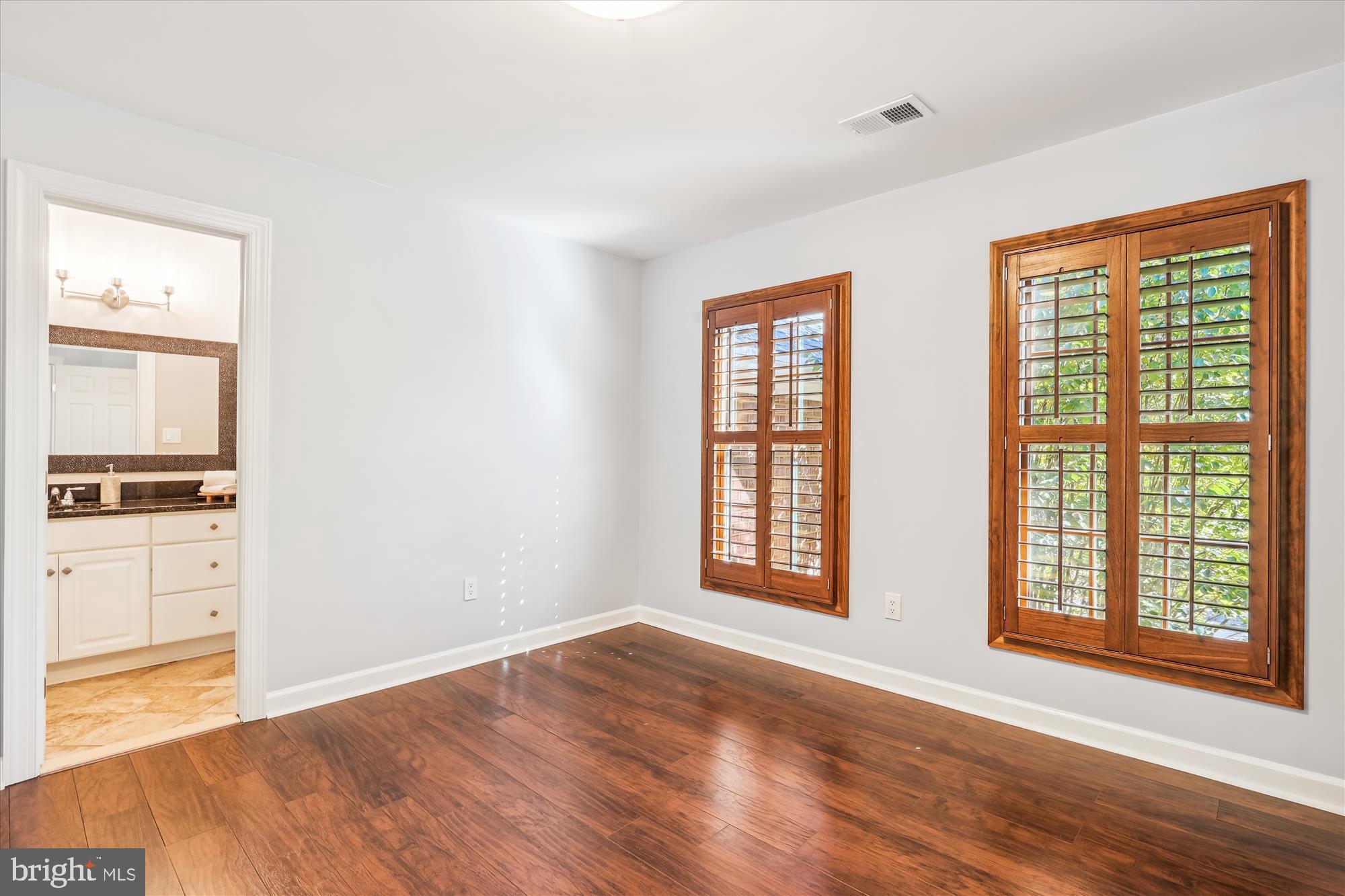 1162 Meadowlook Court Reston, VA 20194 - Photo 52 of 86 Bedroom #2 with Private "Princess" Full Bathroom