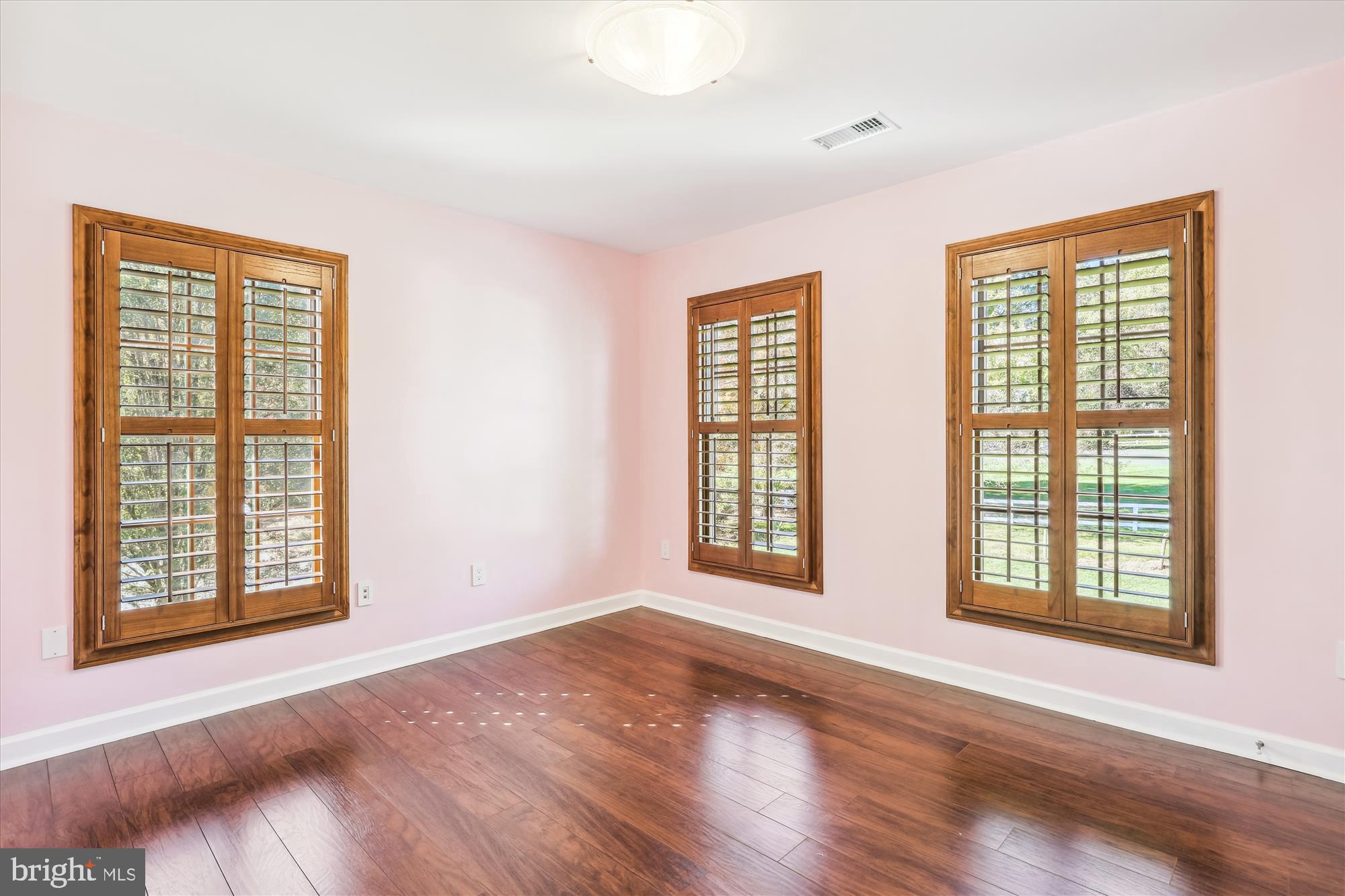 1162 Meadowlook Court Reston, VA 20194 - Photo 55 of 86 Bedroom #3 shares "Jack-n-Jill" Full Bathroom