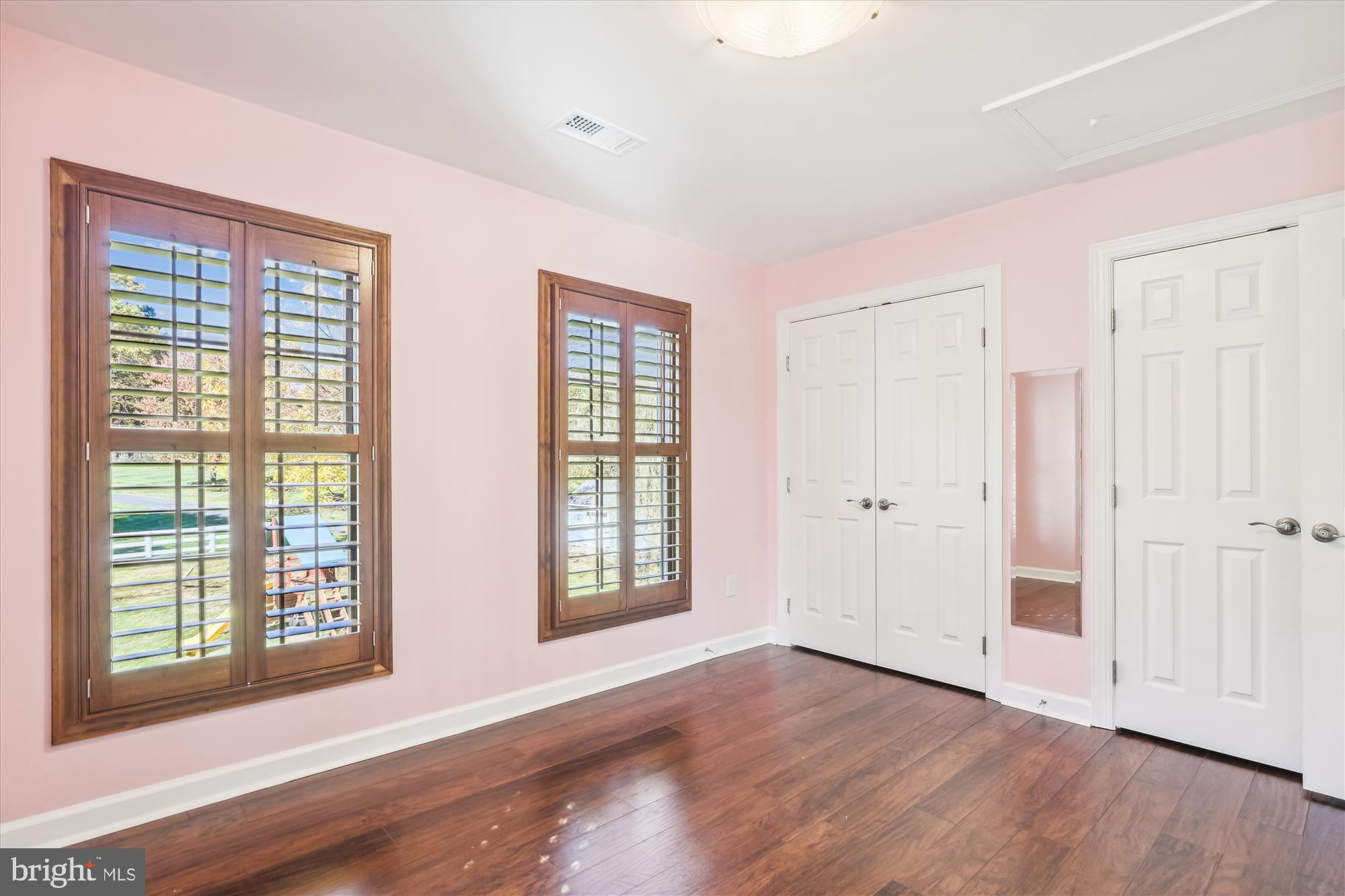 1162 Meadowlook Court Reston, VA 20194 - Photo 56 of 86 Bedroom #3 shares "Jack-n-Jill" Full Bathroom