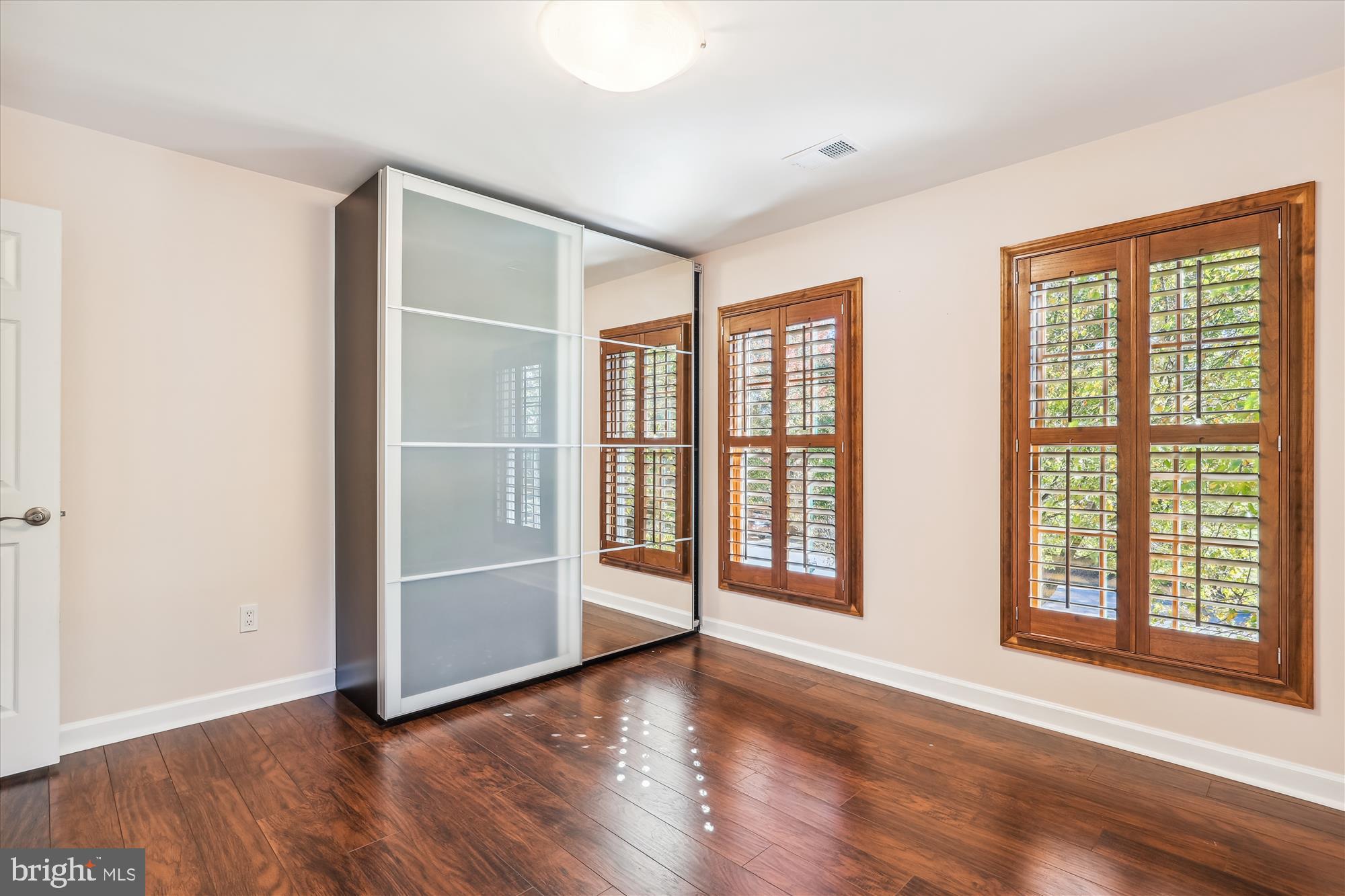 1162 Meadowlook Court Reston, VA 20194 - Photo 60 of 86 Bedroom #4 with Built-In European Closet & Mirror