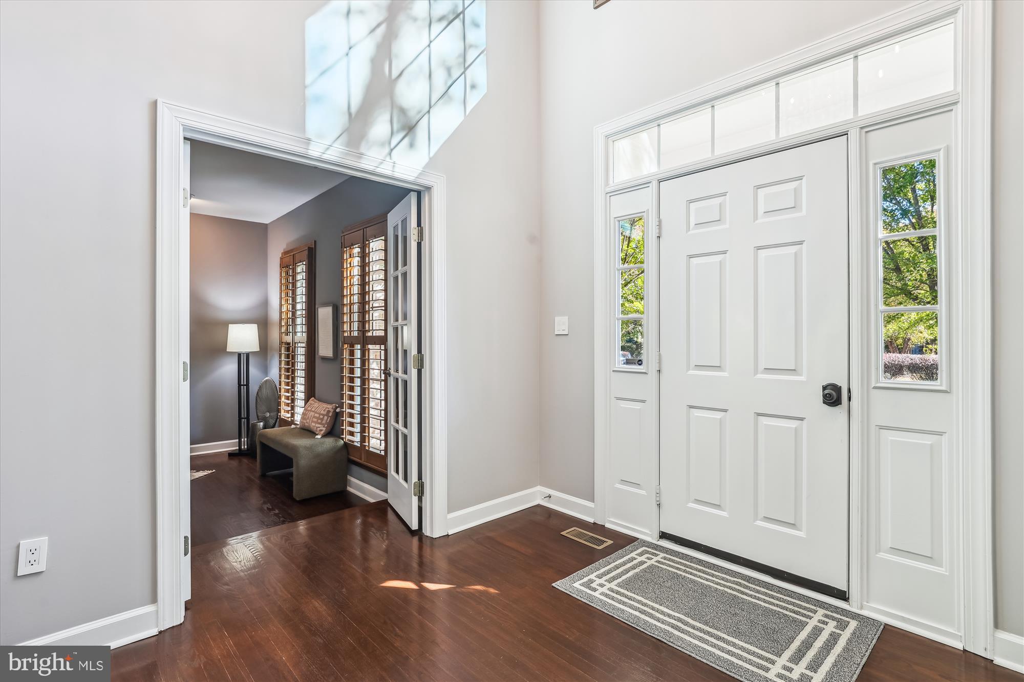 1162 Meadowlook Court Reston, VA 20194 - Photo 6 of 86 Private Main Level Office/Library