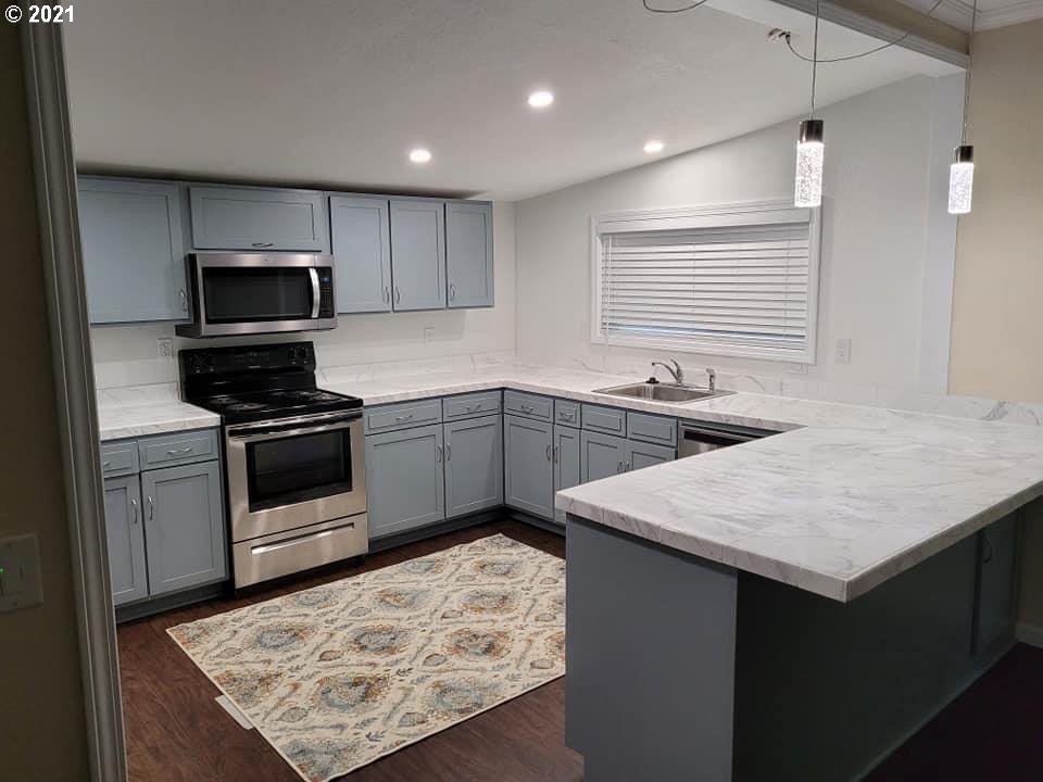 494 Hemlock Street Florence, OR 97439 - Photo 3 of 19 Gallery Image 3