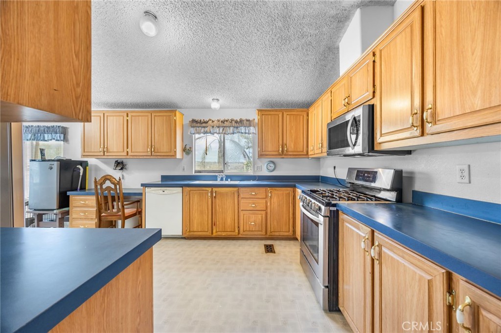 22265 Marquez Road Perris, CA 92570 - Photo 9 of 31