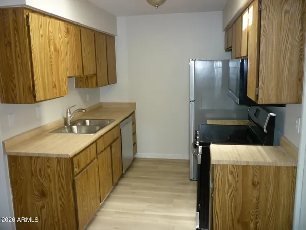 $249,000 | 408 West Blackhawk Drive, Unit 2, Phoenix, AZ 85027