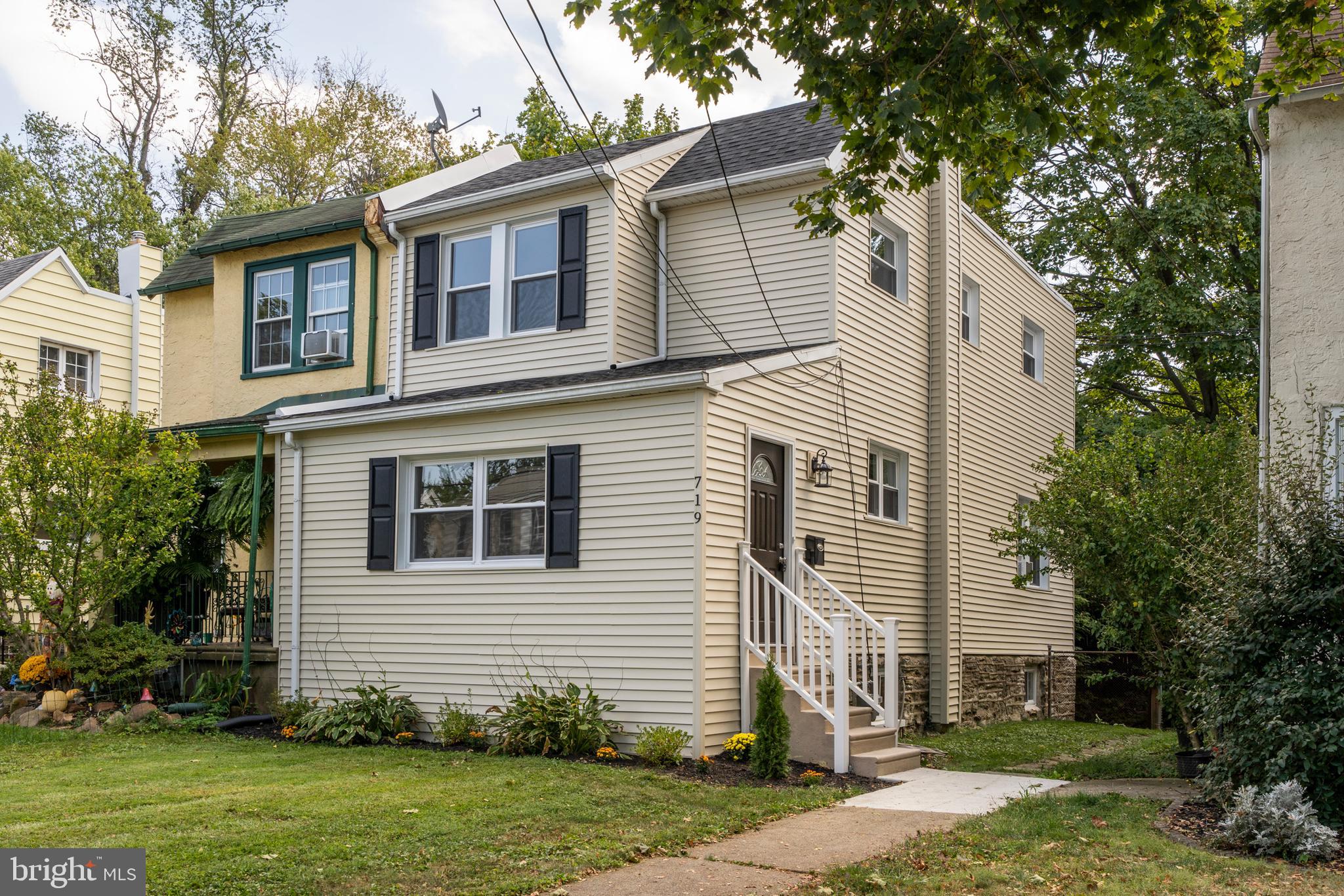719 Humphreys Road Ardmore, PA 19003 - Photo 2 of 25 Gallery Image 2