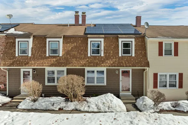 $315,000 | 6 Stonegate Lane, Unit 6, Derry, NH 03038