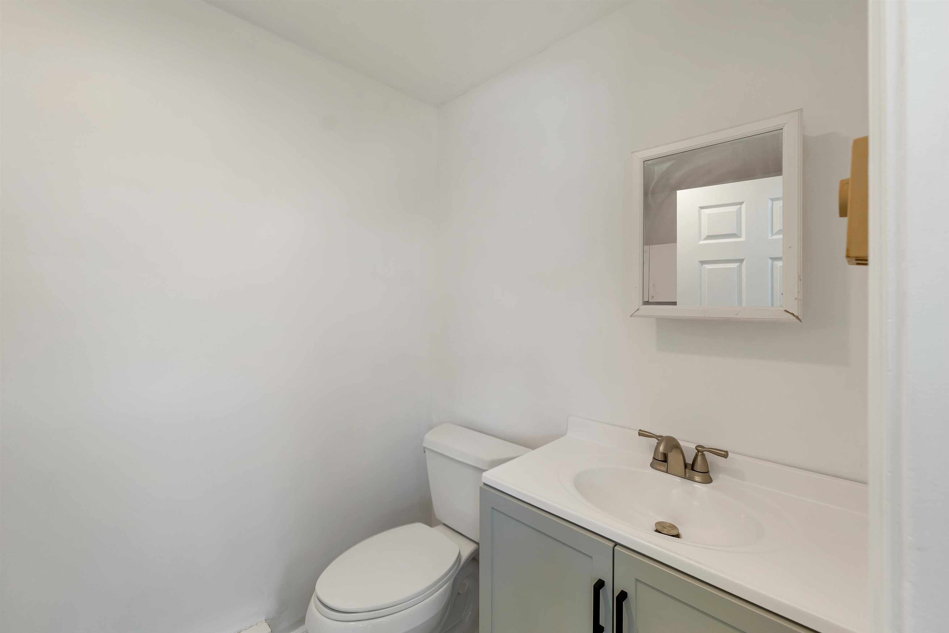 6 Stonegate Lane, Unit 6 Derry, NH 03038 - Photo 43 of 50