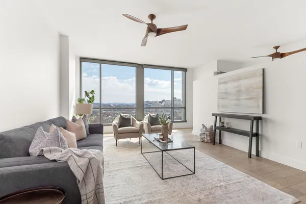$3,150 | 900 20th Avenue South, Unit 1406, Nashville, TN 37212