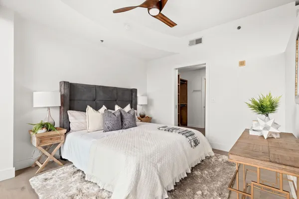 $3,150 | 900 20th Avenue South, Unit 1406, Nashville, TN 37212