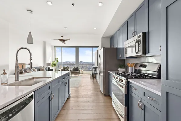 $3,150 | 900 20th Avenue South, Unit 1406, Nashville, TN 37212