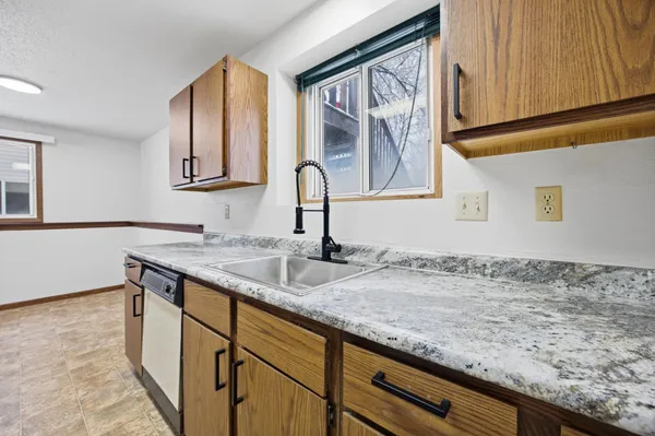 $280,000 | 3307-3309 2nd Street North, Fargo, ND 58102