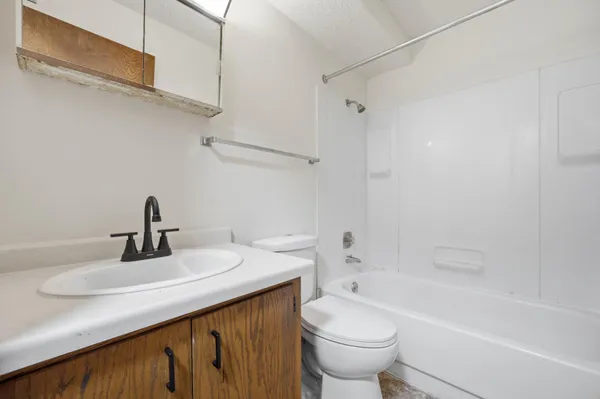 $280,000 | 3307-3309 2nd Street North, Fargo, ND 58102